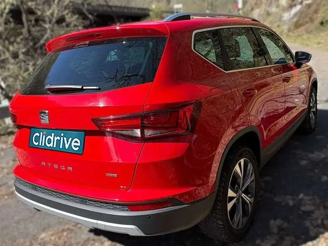 Usado Seat Ateca 4Drive 150 CV (110 kW) 2017 Rojo SUV