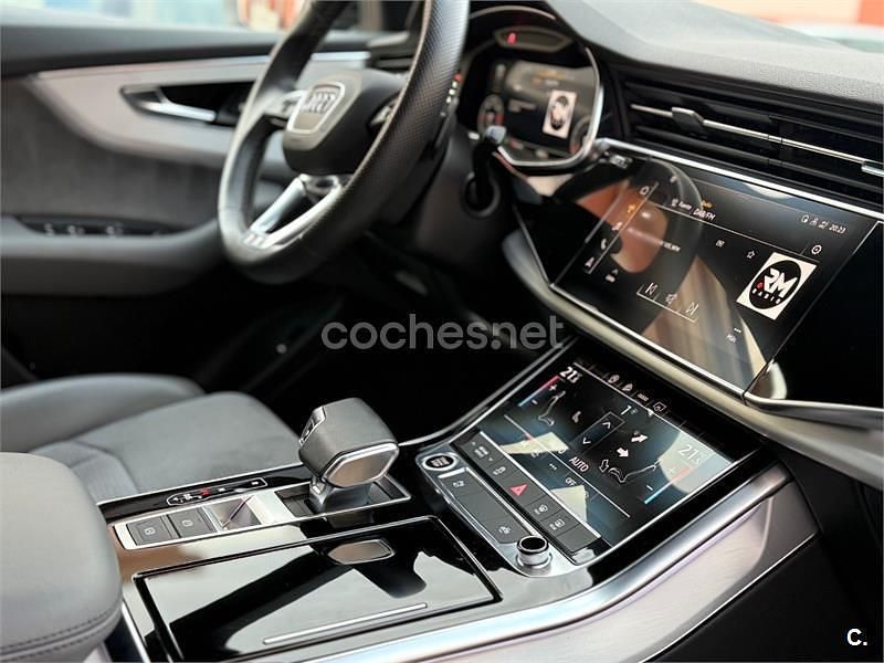 Usado Audi Q8 231 CV (169 kW) 2020 Gris / plata SUV