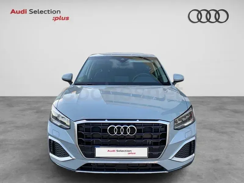 Usado Audi Q2 Advanced Plus 116 CV (85 kW) 2023 Gris / plata SUV