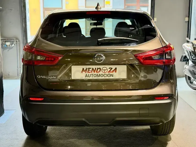 Usado Nissan Qashqai Acenta 140 CV (102 kW) 2020 Marrón SUV