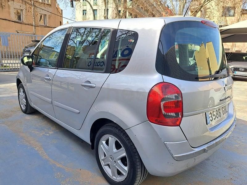 Usado Renault Modus Dynamique 85 CV (62 kW) 2008 Gris / plata Monovolumen