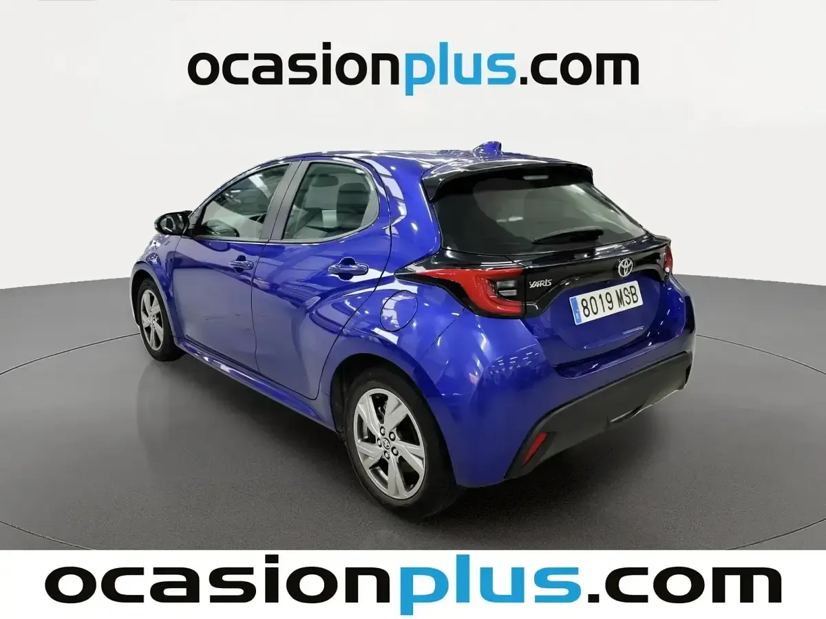 Usado Toyota Yaris Hybrid Active 116 CV (85 kW) 2024 Azul Berlina