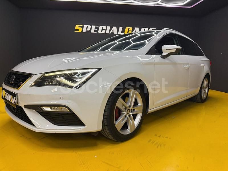 Usado Seat Leon FR 150 CV (110 kW) 2019 Blanco Familiar