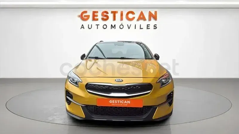 Usado Kia XCeed 141 CV (103 kW) 2022 Amarillo SUV