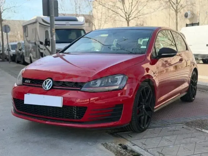 Używany VW Golf VII GTI 230 KM (169 kW) 2014 Czerwony Sedan/Limuzyna