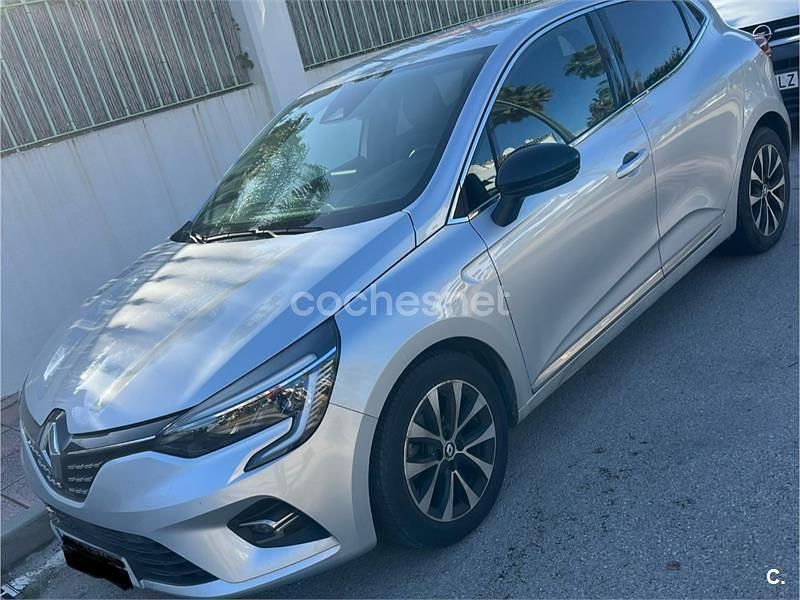 Usado Renault Clio V Techno 90 CV (66 kW) 2023 Gris / plata Berlina