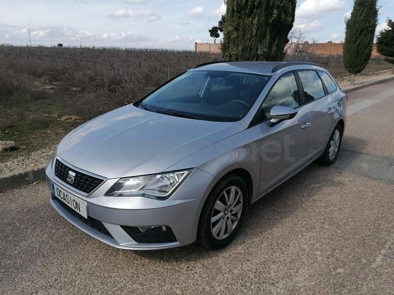 Usado Seat Leon Reference 115 CV (84 kW) 2019 Gris / plata Familiar