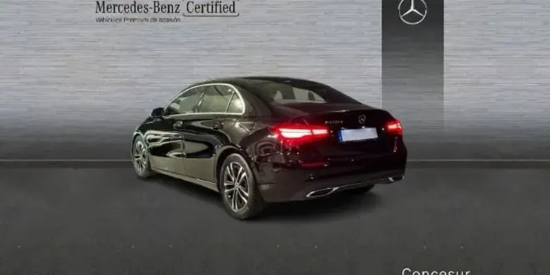 Usado Mercedes A200 150 CV (110 kW) 2023 Negro Berlina
