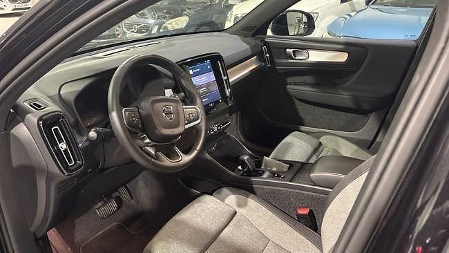 Usado Volvo XC40 Core 163 CV (119 kW) 2025 Negro SUV