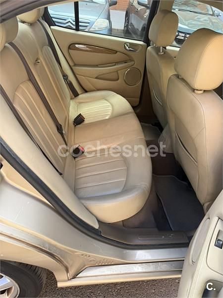 Usado Jaguar X-type Executive 130 CV (95 kW) 2003 Beige Berlina