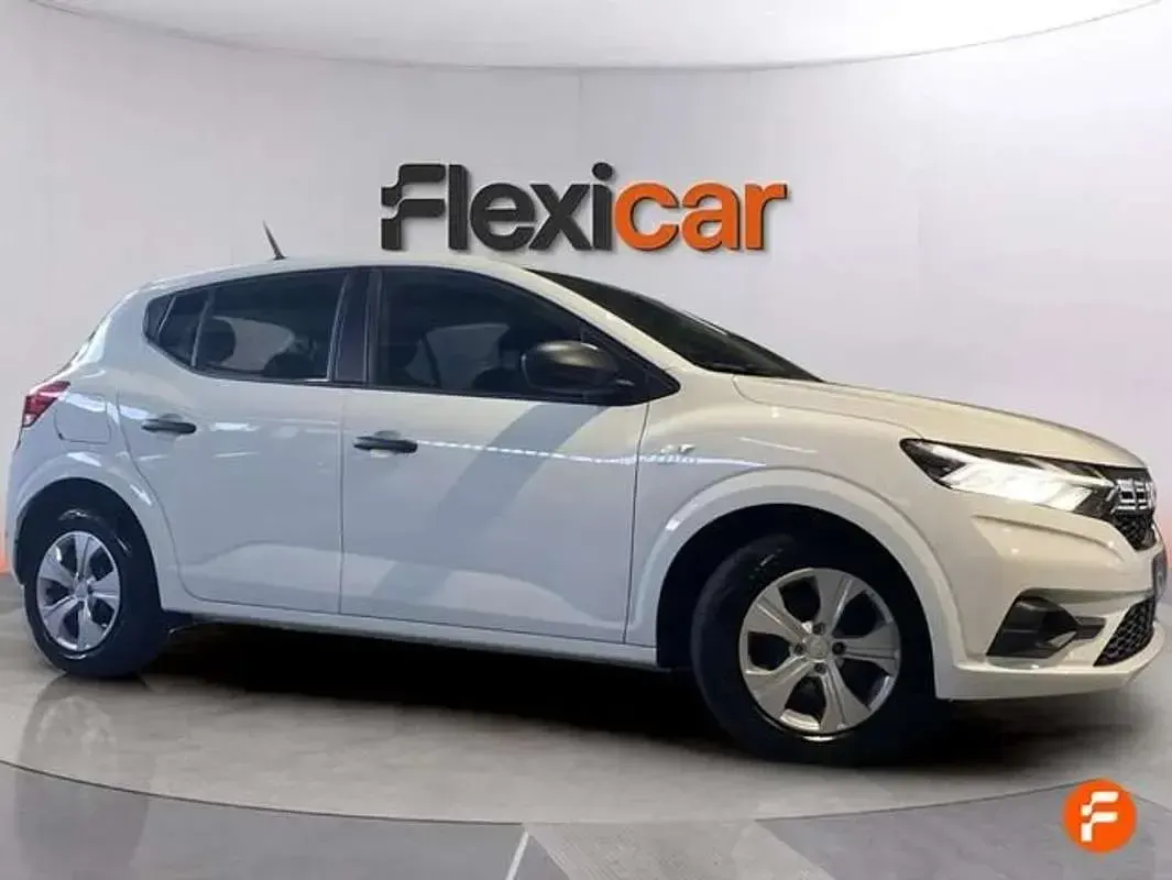Käytetty Dacia Sandero Essentiel 91 HP (66 kW) 2024 Valkoinen Viistoperä