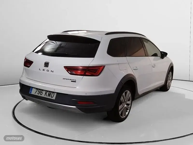 Usado Seat Leon X-Perience 4Drive 150 CV (110 kW) 2018 Blanco Familiar