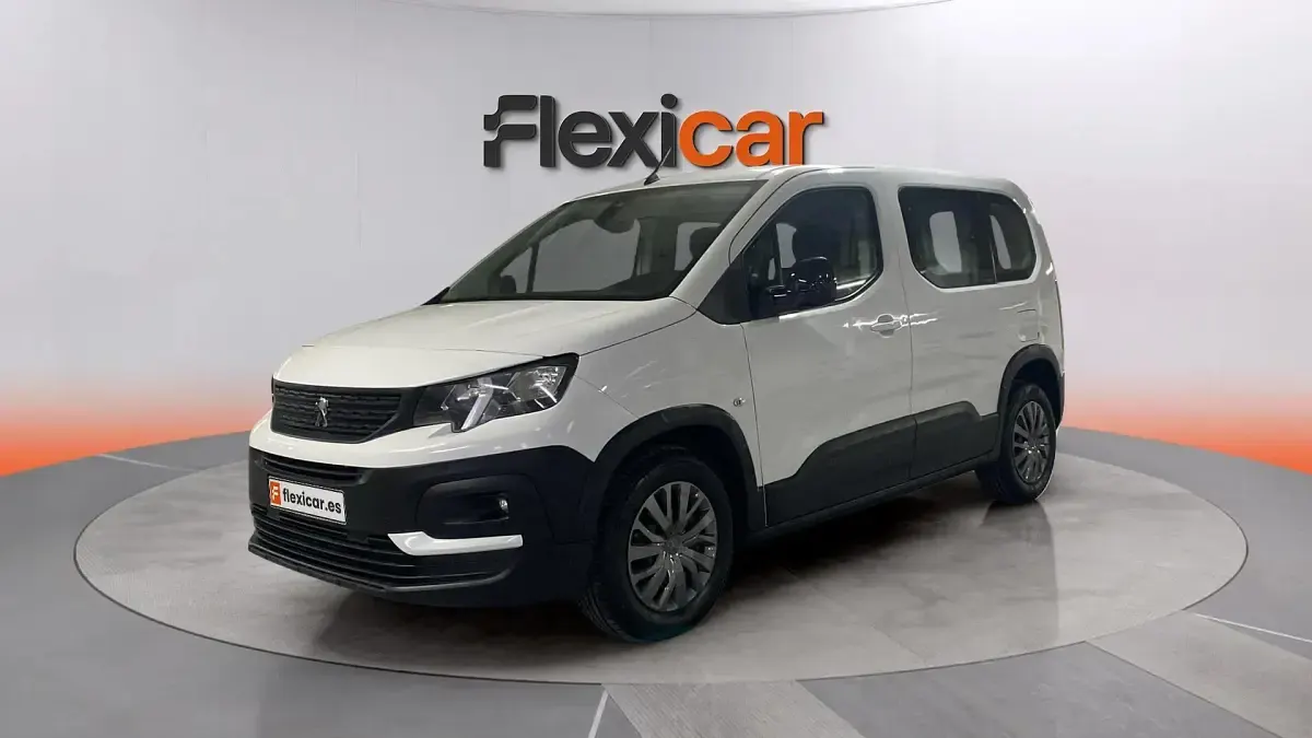 Usado Peugeot Rifter Active 100 CV (73 kW) 2022 Blanco Monovolumen