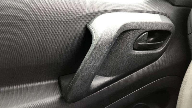 Usado Peugeot Partner 49 kW (67 CV) 2018 Blanco Monovolumen