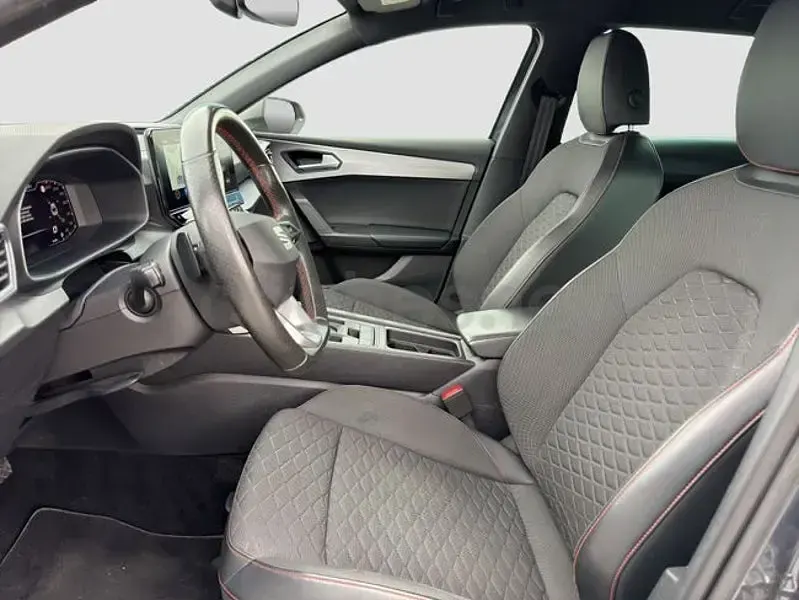 Usado Seat Leon FR 204 CV (150 kW) 2021 Gris Familiar