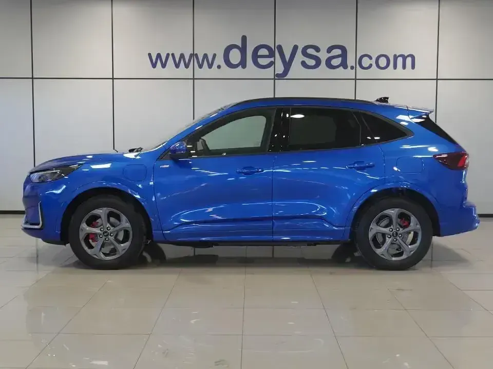 Usado Ford Kuga ST-Line X 243 CV (178 kW) 2025 Azul SUV