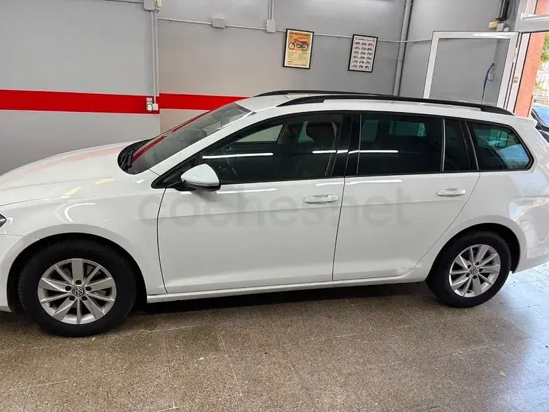 Usado VW Golf VII Advance 110 CV (80 kW) 2016 Blanco Familiar