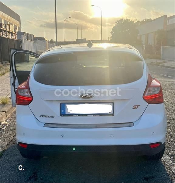 Usado Ford Focus Trend 115 CV (84 kW) 2012 Blanco Berlina