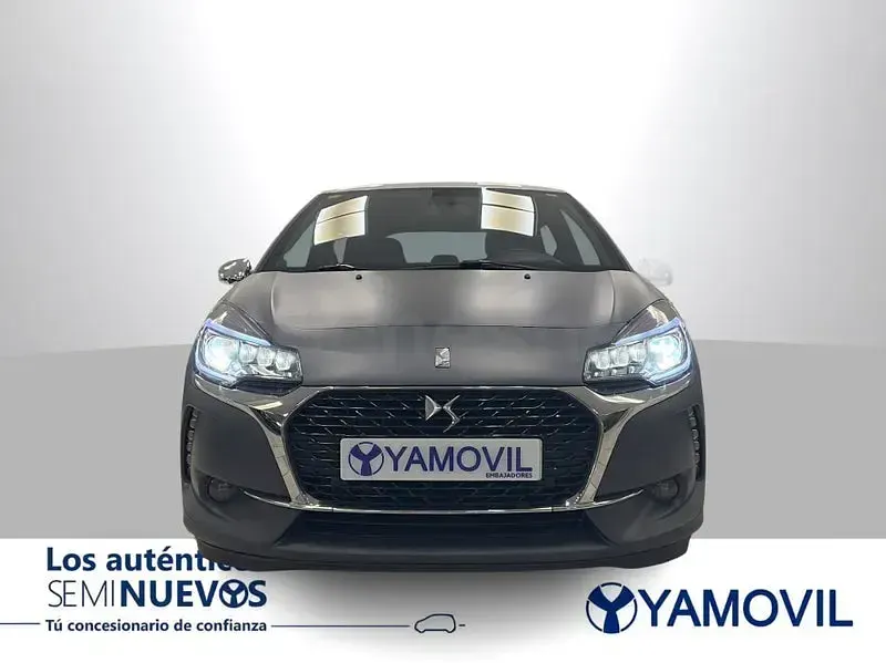 Usado DS Automobiles DS3 110 CV (80 kW) 2018 Gris / plata Berlina