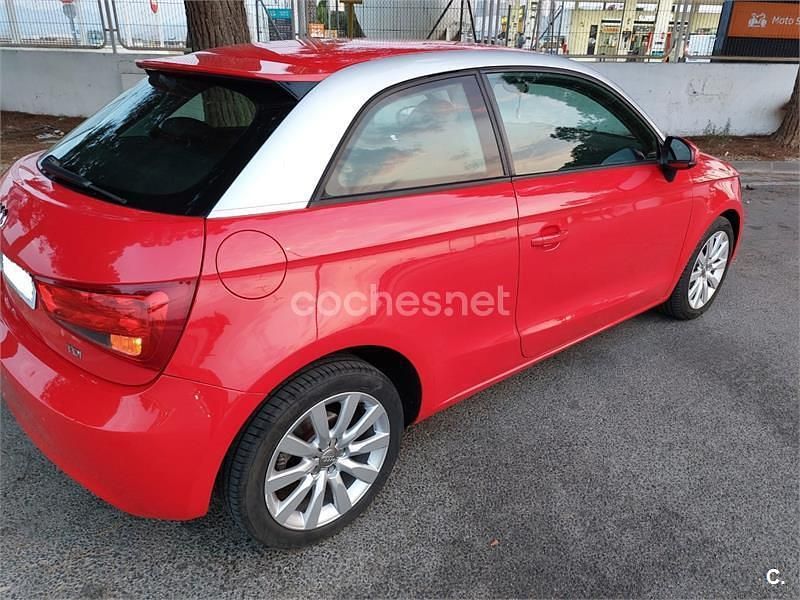 Usado Audi A1 Attraction 90 CV (66 kW) 2014 Rojo Utilitario