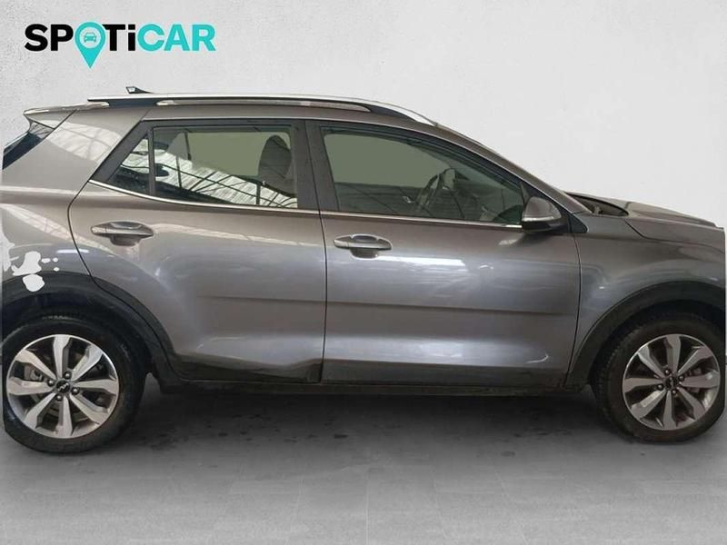 Usado Kia Stonic 101 CV (74 kW) 2025 Gris SUV