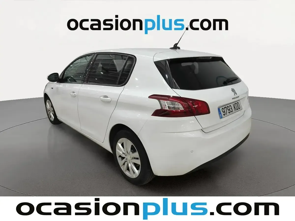 Usado Peugeot 308 Style 120 CV (88 kW) 2017 Blanco