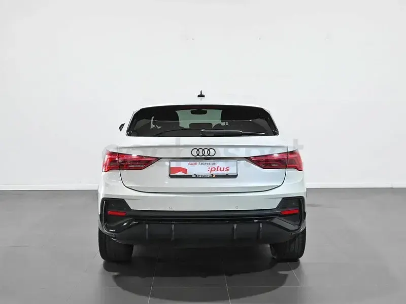 Usado Audi Q3 Sportback Sport 150 CV (110 kW) 2022 Gris / plata SUV