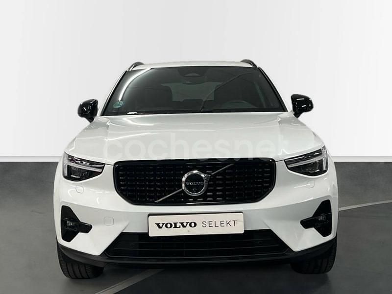 Usado Volvo XC40 Plus 163 CV (119 kW) 2025 Blanco SUV