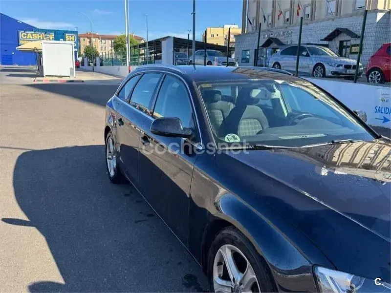 Usado Audi A4 150 CV (110 kW) 2014 Azul Familiar