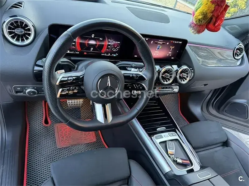 Usado Mercedes GLA220 190 CV (139 kW) 2025 Negro SUV