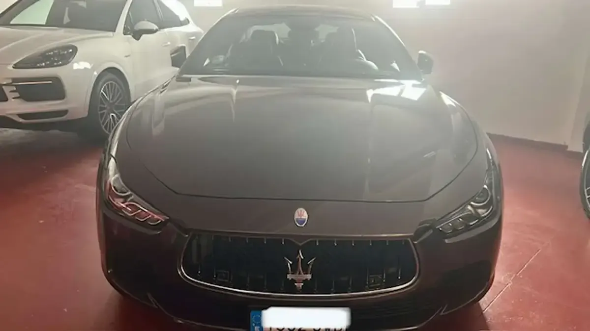 Usado Maserati Ghibli GranLusso 349 CV (256 kW) 2017 Gris Berlina