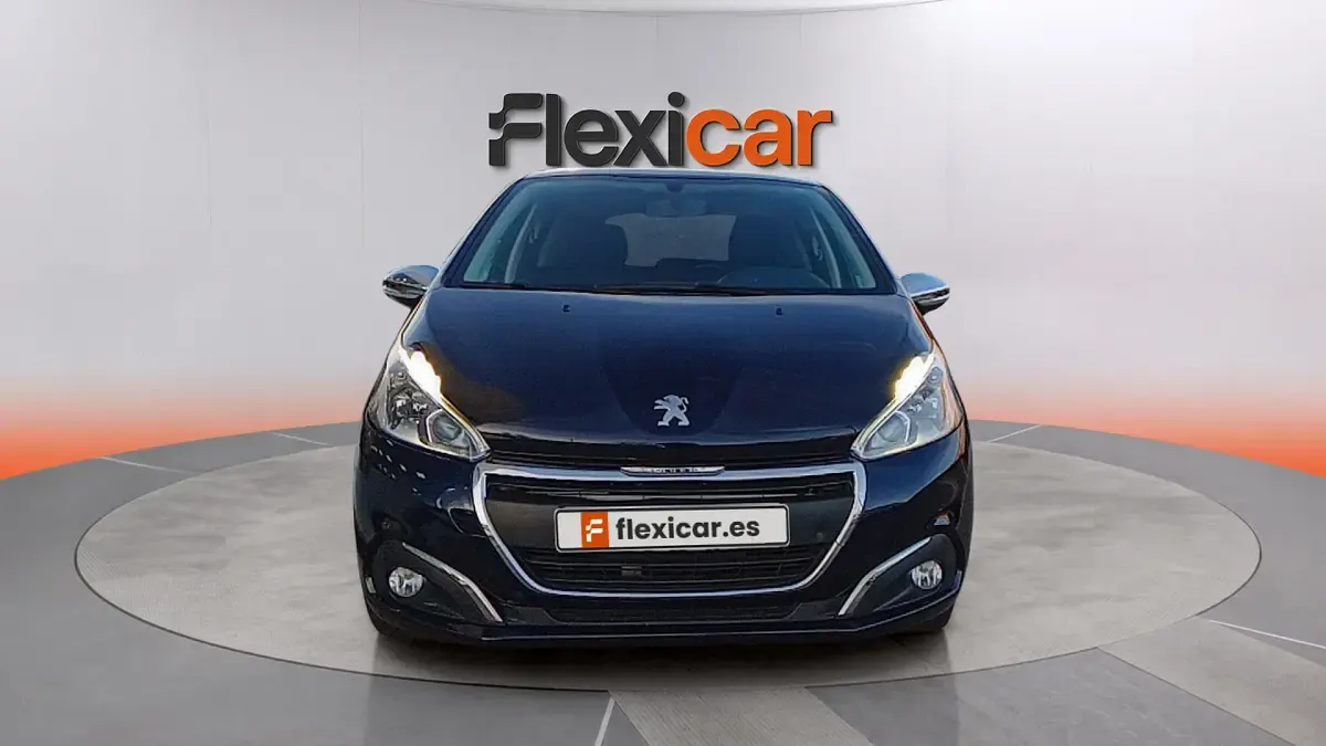Usado Peugeot 208 Access 82 CV (60 kW) 2016 Negro Utilitario