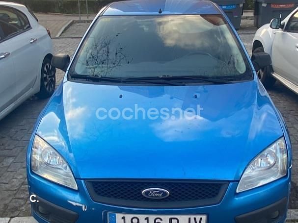 Usado Ford Focus Trend 109 CV (80 kW) 2005 Azul Berlina