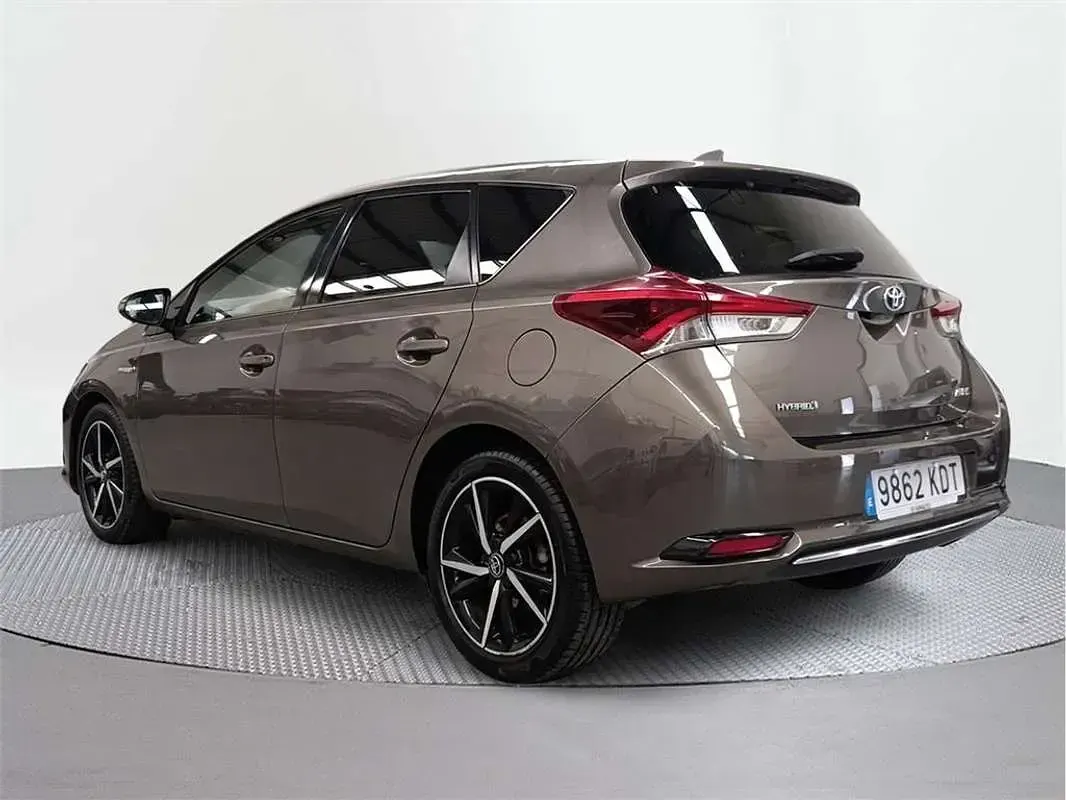 Usado Toyota Auris Hybrid 136 CV (100 kW) 2017 Utilitario