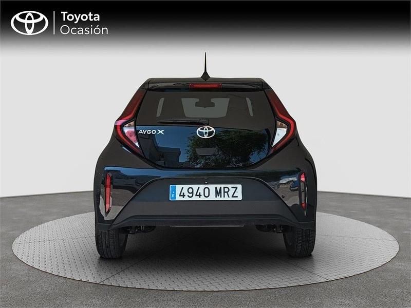 Usado Toyota Aygo X Play 72 CV (52 kW) 2024 Negro SUV