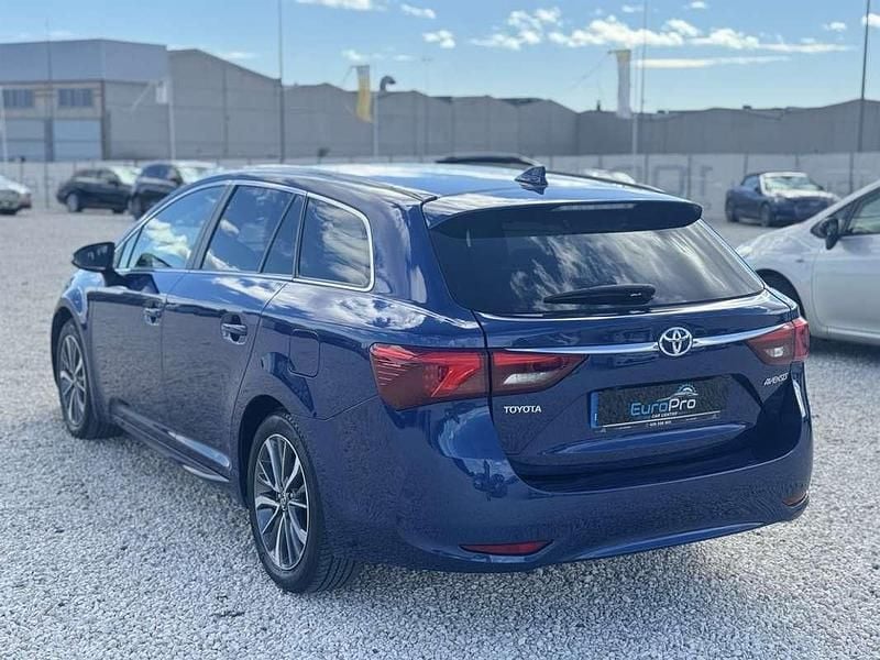 Usado Toyota Avensis Advance 143 CV (105 kW) 2015 Azul Familiar