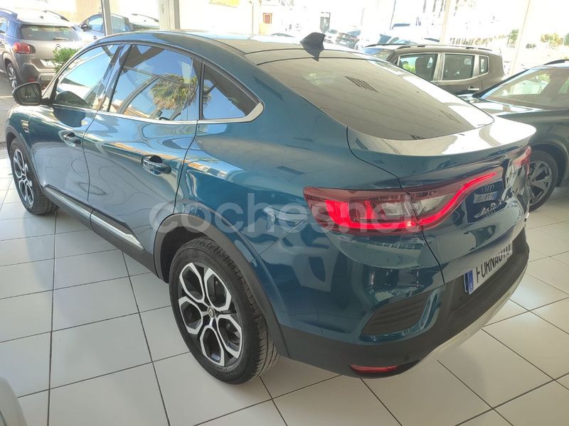 Usado Renault Arkana Zen 145 CV (106 kW) 2021 Verde SUV