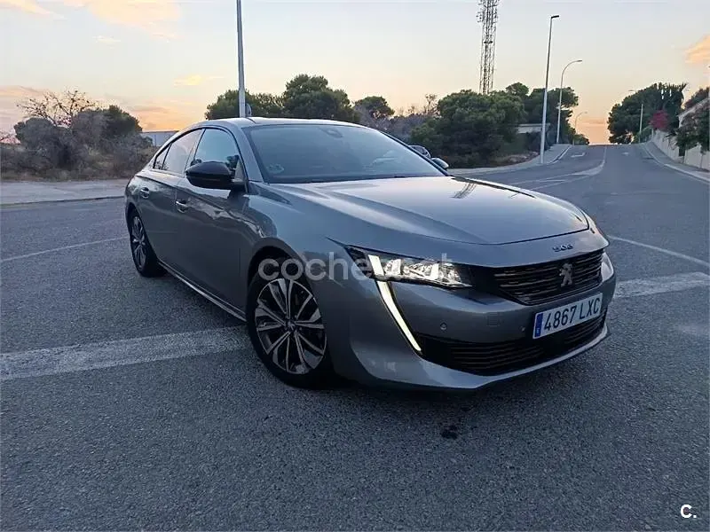 Usado Peugeot 508 Allure 130 CV (95 kW) 2022 Gris / plata Berlina