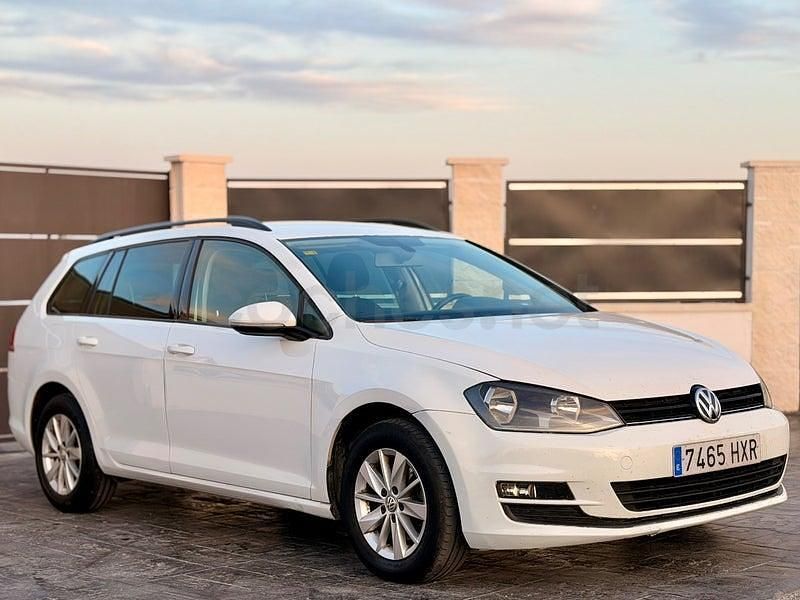 Usado VW Golf Sportsvan Advance 110 CV (80 kW) 2014 Blanco Monovolumen