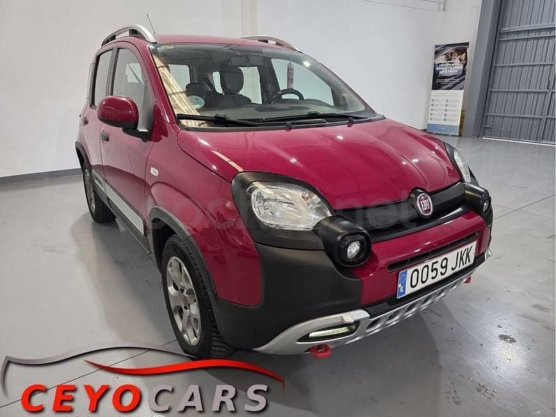 Usado Fiat Panda Cross Cross 95 CV (69 kW) 2015 Rojo Utilitario