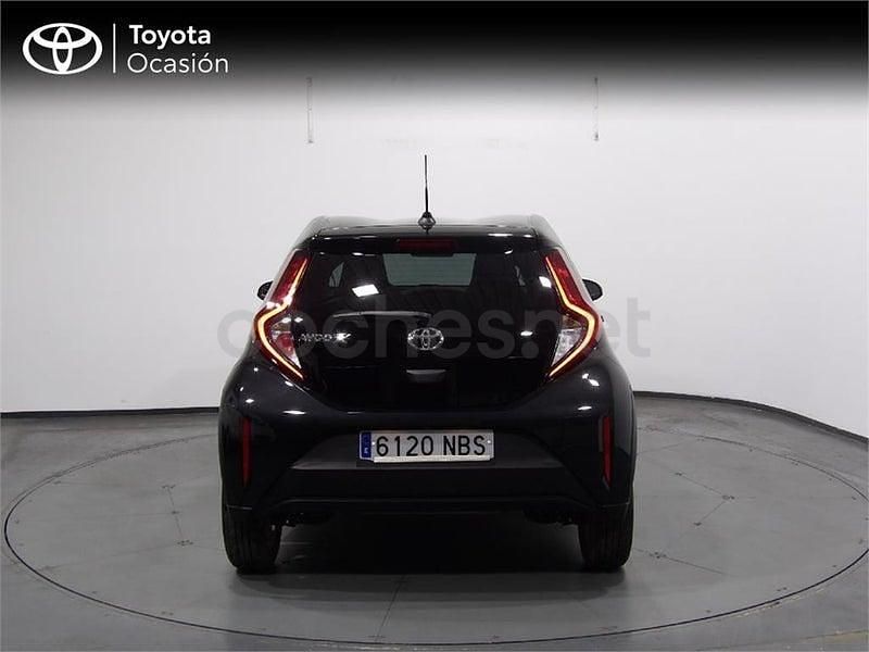 Usado Toyota Aygo X Play 72 CV (52 kW) 2025 Negro SUV