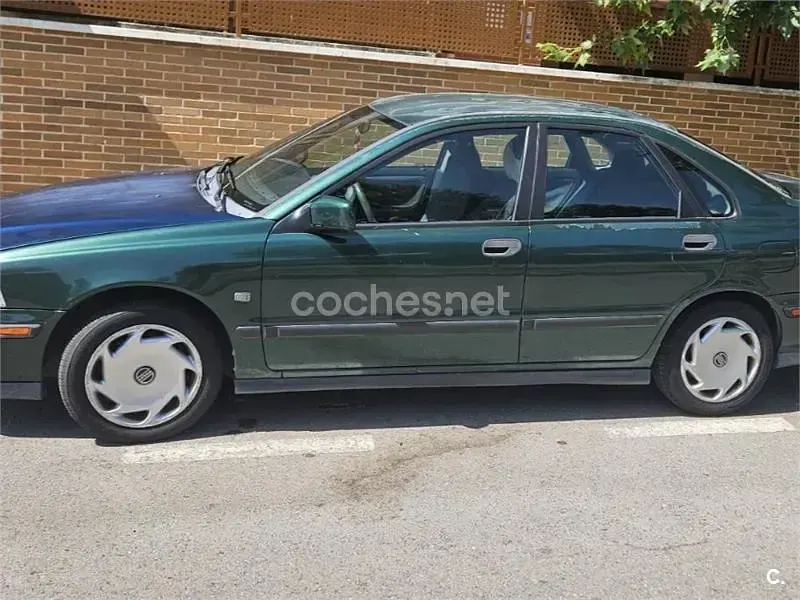 Usado Volvo S40 105 CV (77 kW) 1999 Verde Berlina