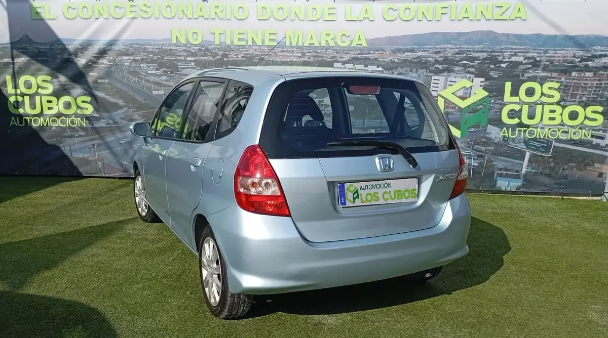Usado Honda Jazz ES 83 CV (61 kW) 2005 Azul Utilitario