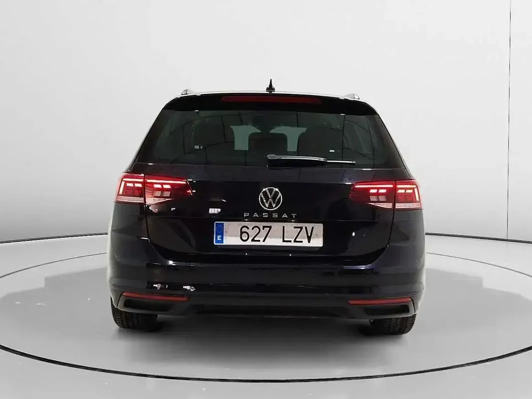 Usado VW Passat Business 151 CV (111 kW) 2022 Negro Familiar