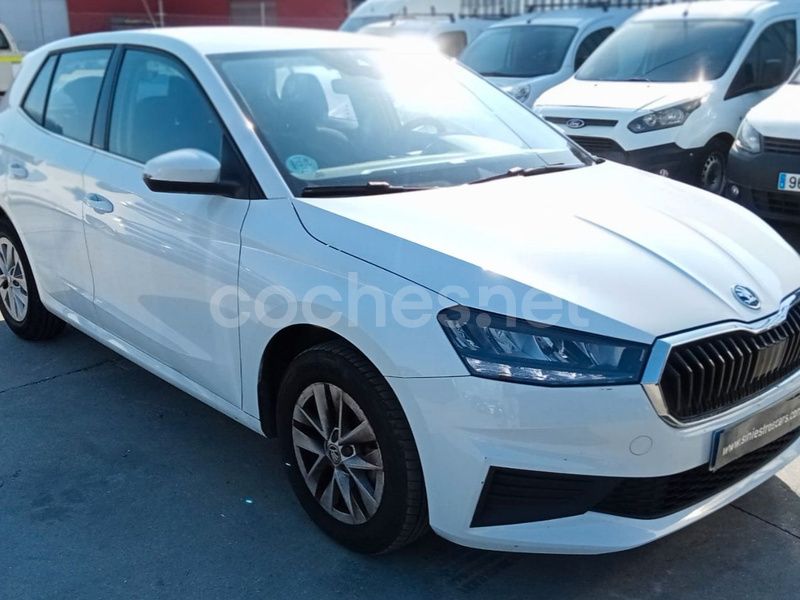 Usado Skoda Fabia Ambition 95 CV (69 kW) 2022 Blanco Utilitario