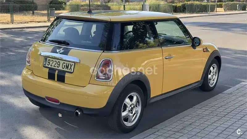 Usado Mini ONE 75 CV (55 kW) 2009 Amarillo Utilitario