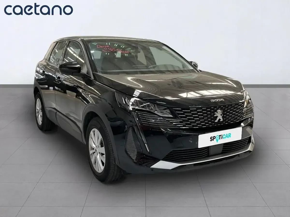 Usado Peugeot 3008 Active 130 CV (95 kW) 2022 Negro SUV