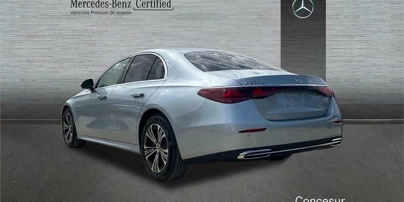 Nuevo Mercedes E220 197 CV (144 kW) 2025 Plata Berlina