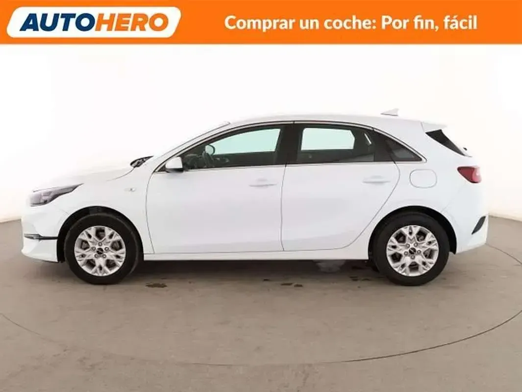Usado Kia Ceed 101 CV (74 kW) 2022 Blanco Utilitario