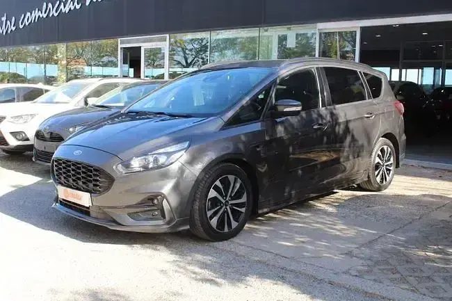 Usado Ford S-MAX ST-Line 190 CV (139 kW) 2023 Gris Monovolumen